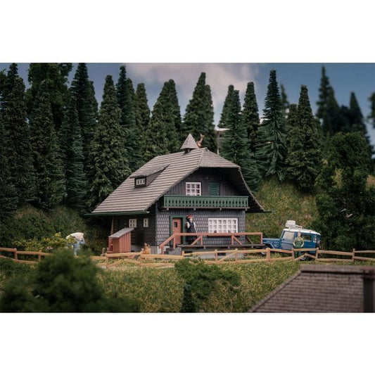 Faller 130010 – Schwarzwaldhaus met figuur H0 (1:87)